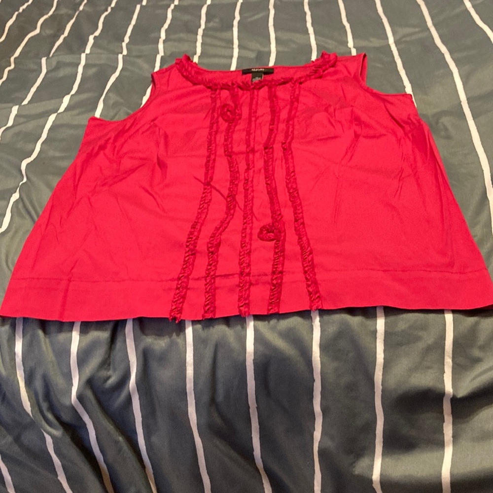 Women’s deep pink Alfani sleeveless blouse size 14.